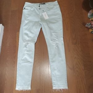 Mint colored distressed jeans NWT sz 27